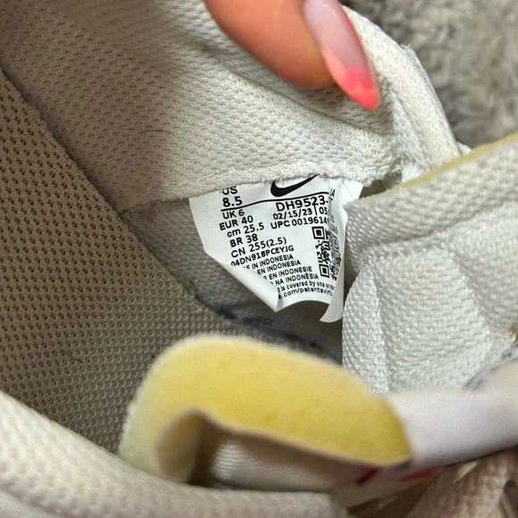 Nike Women’s Waffle Debut Shoes | Size 8.5 - Picture 9 of 9